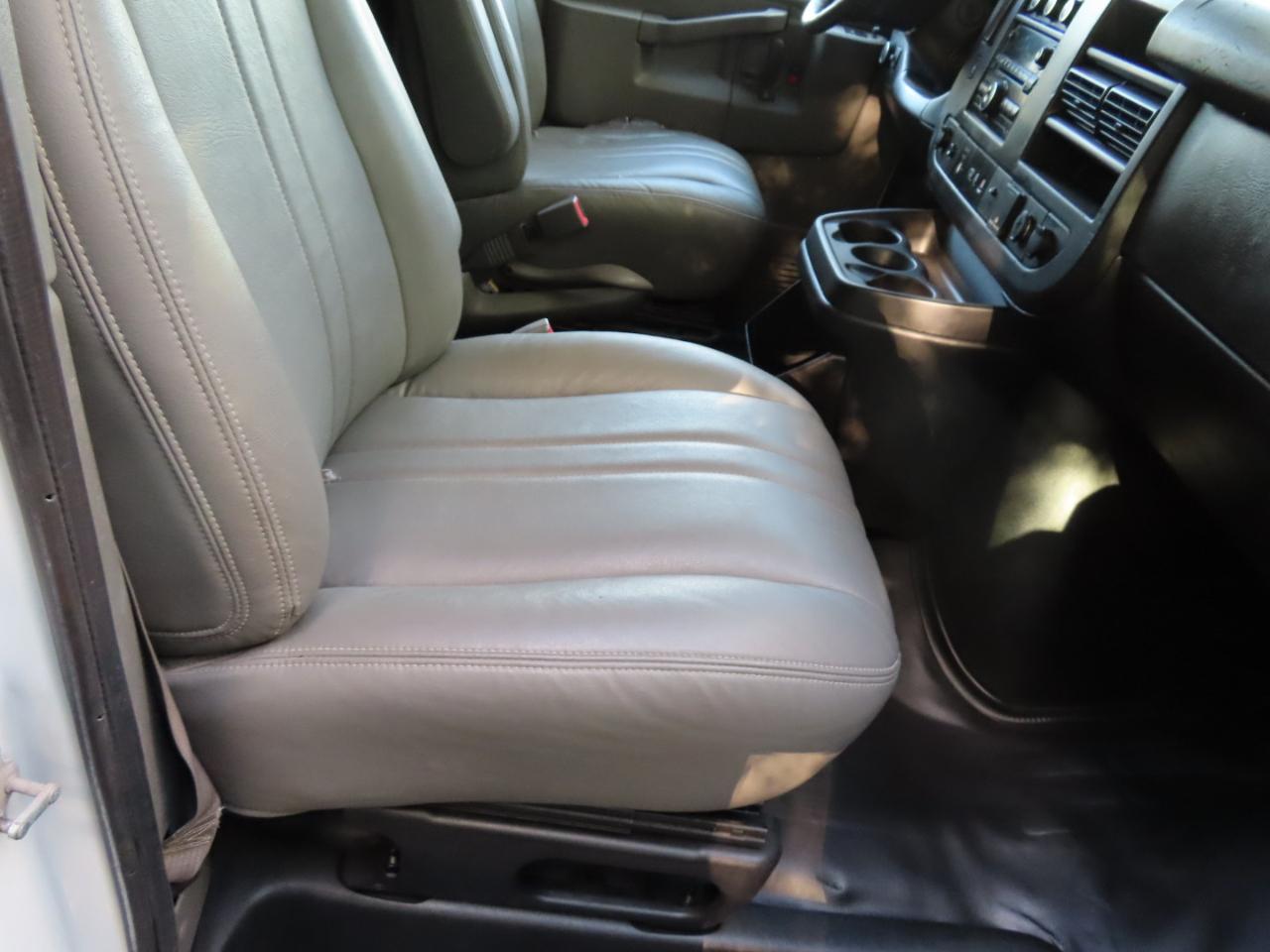 Chevrolet Express Cargo Van RWD 3500 135" 2018