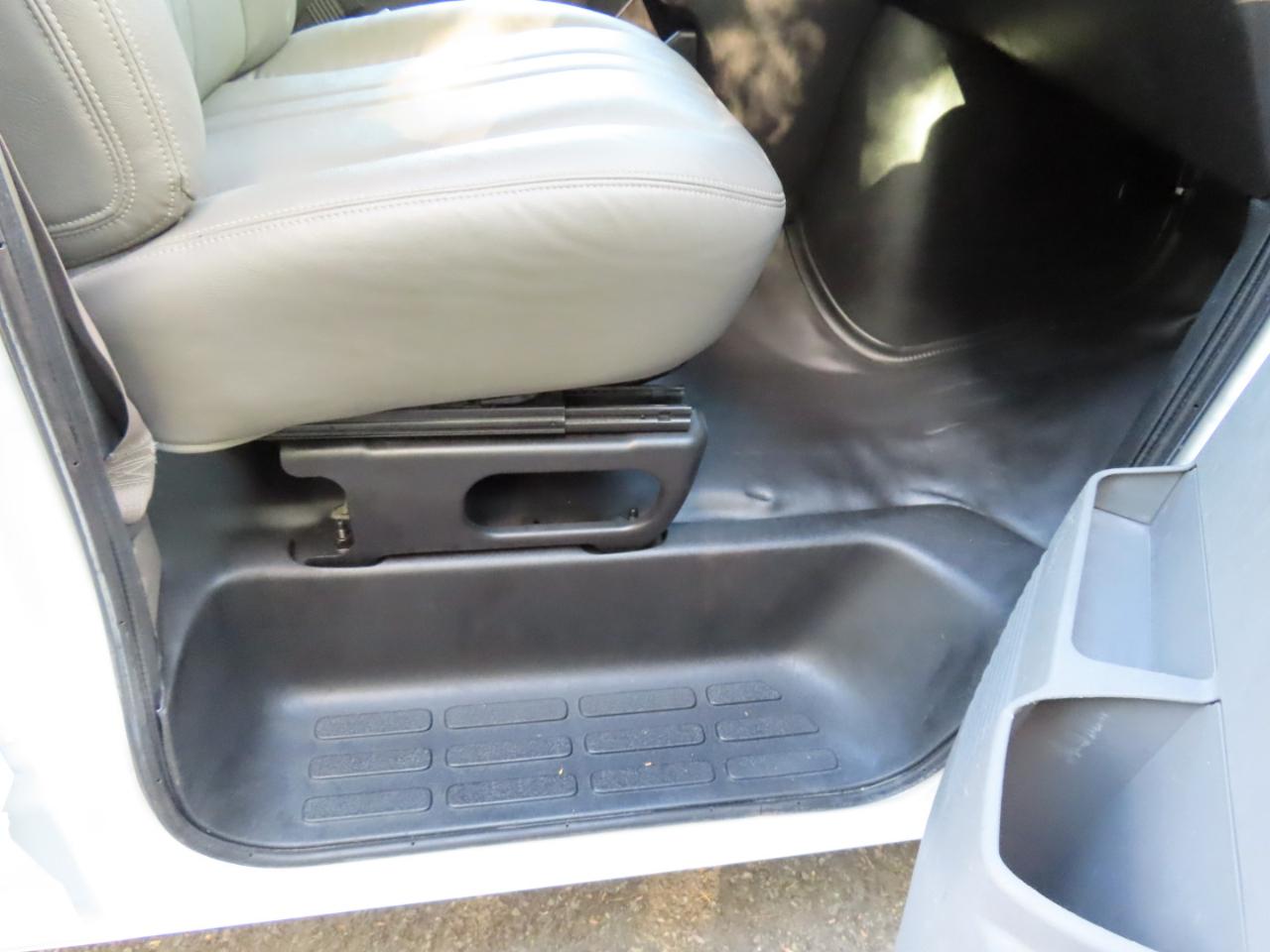 Chevrolet Express Cargo Van RWD 3500 135" 2018