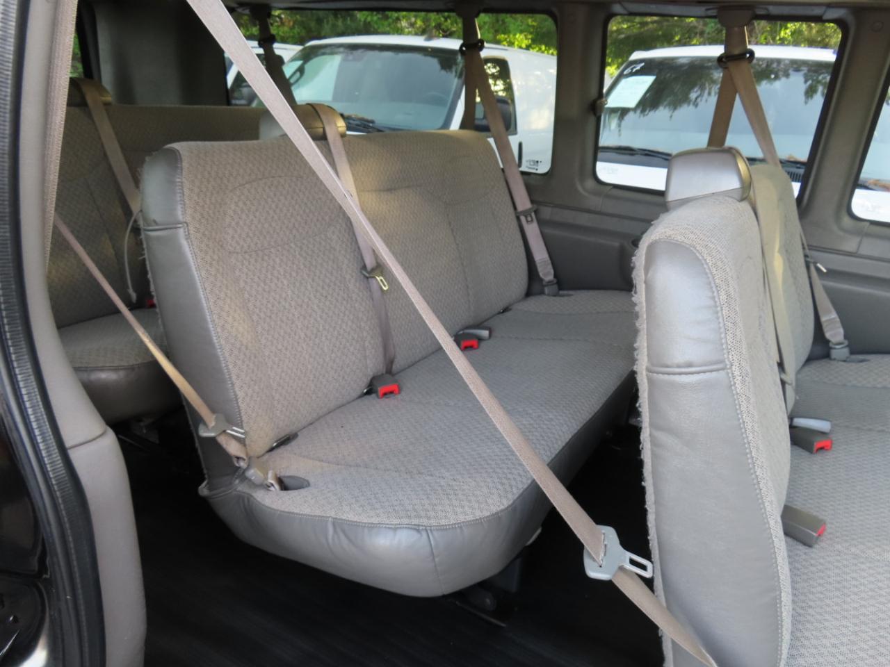 Chevrolet Express Passenger RWD 3500 155" LS w/1LS 2014
