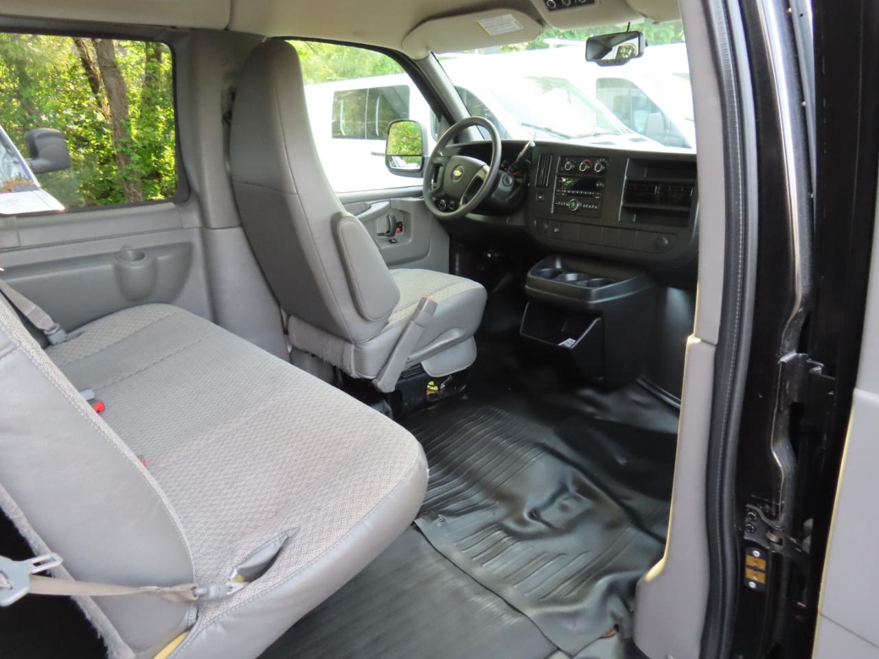 Chevrolet Express Passenger RWD 3500 155" LS w/1LS 2014