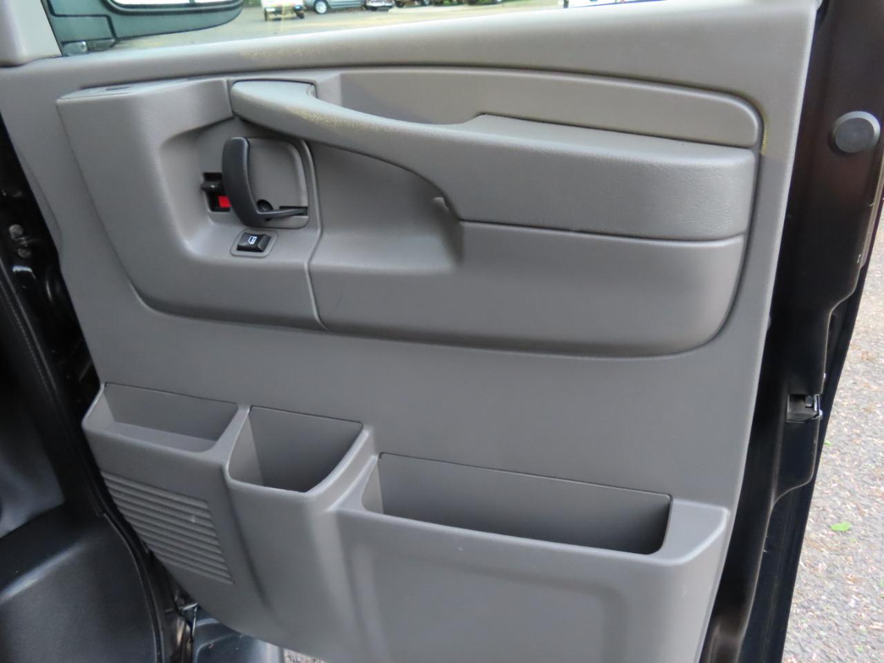 Chevrolet Express Passenger RWD 3500 155" LS w/1LS 2014