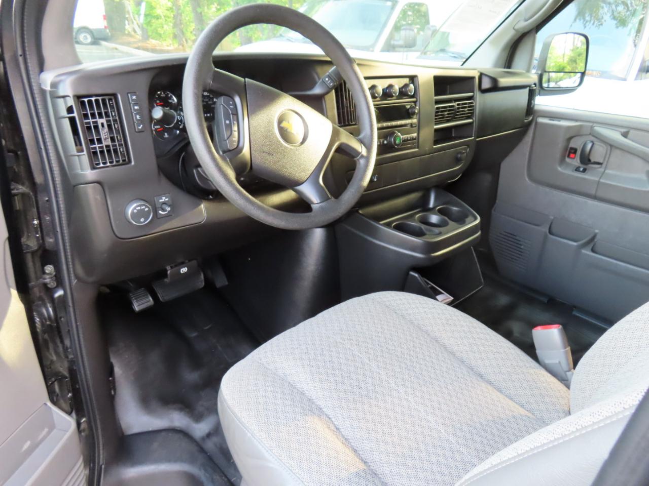 Chevrolet Express Passenger RWD 3500 155" LS w/1LS 2014