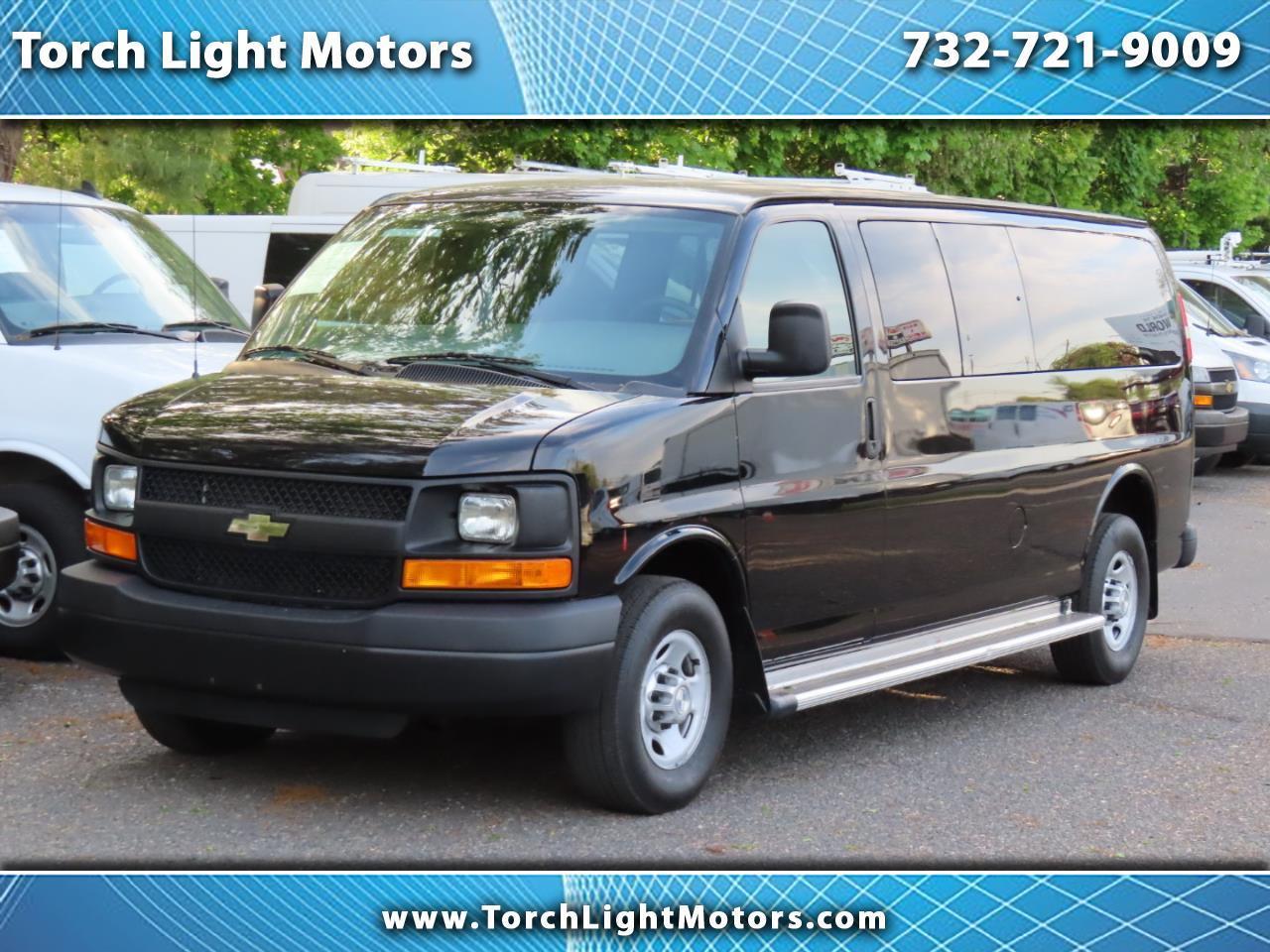 Chevrolet Express Passenger RWD 3500 155" LS w/1LS 2014