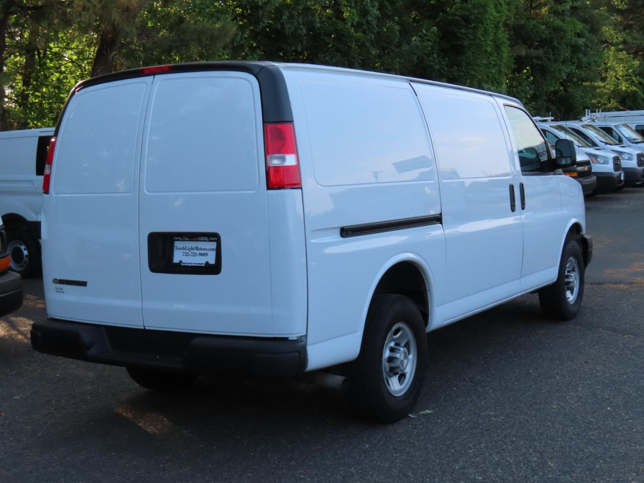 Chevrolet Express Cargo Van RWD 2500 135" 2021