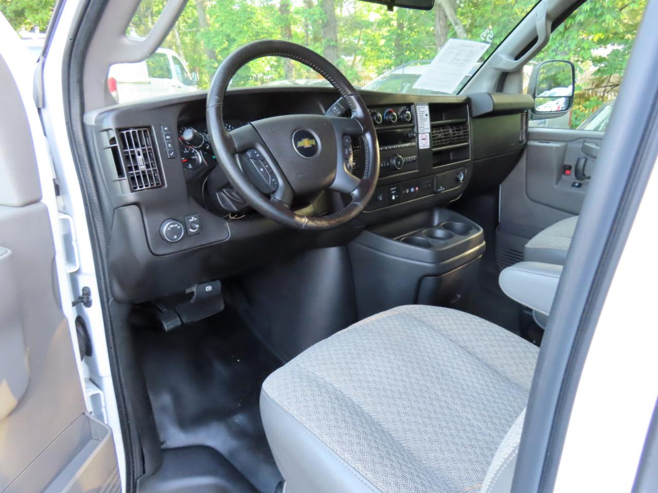 Chevrolet Express Cargo Van RWD 2500 135" 2021