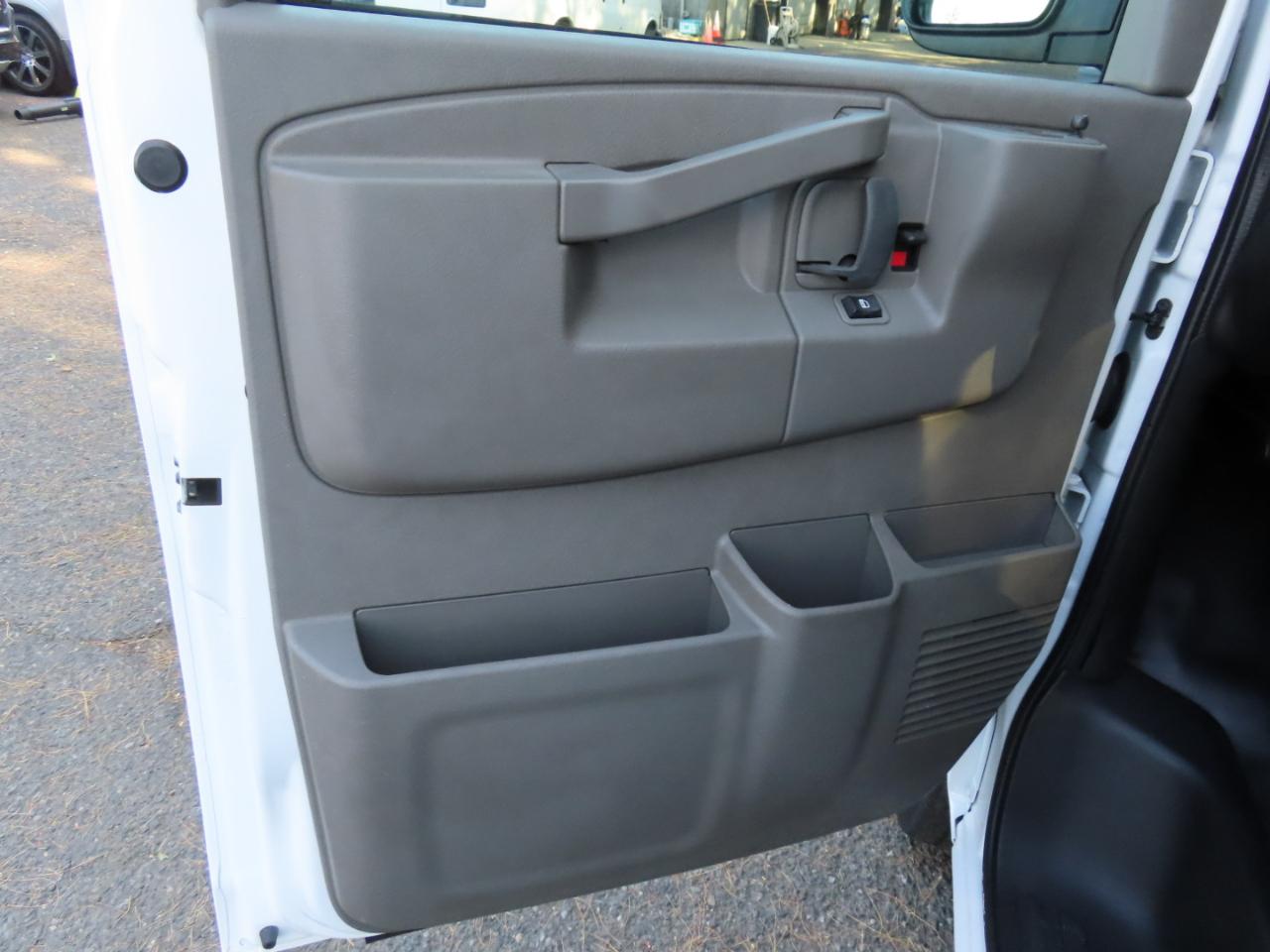 Chevrolet Express Cargo Van RWD 2500 135" 2021