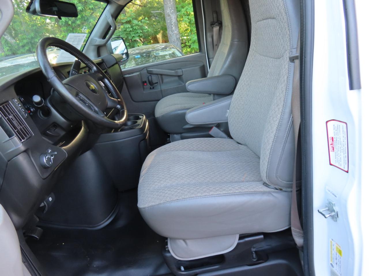 Chevrolet Express Cargo Van RWD 2500 135" 2021