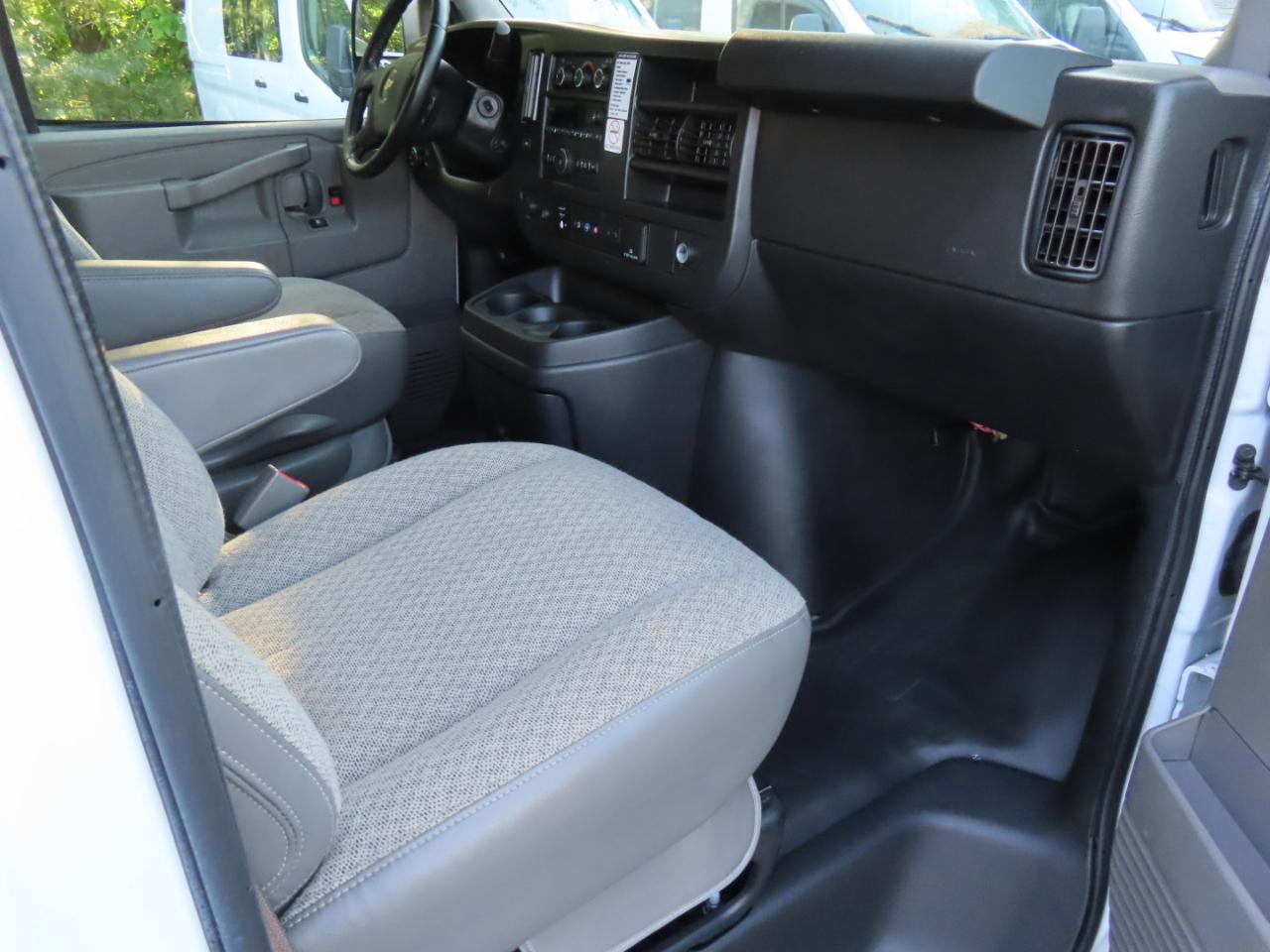 Chevrolet Express Cargo Van RWD 2500 135" 2021
