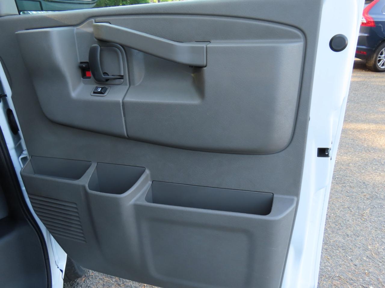 Chevrolet Express Cargo Van RWD 2500 135" 2021