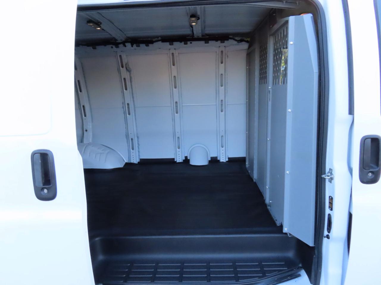 Chevrolet Express Cargo Van RWD 2500 135" 2021