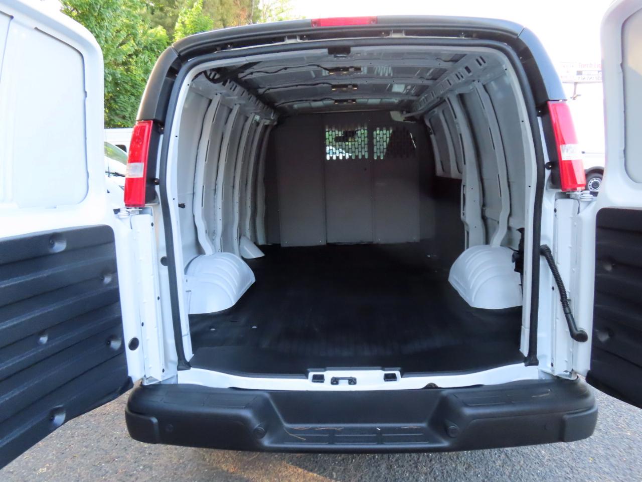 Chevrolet Express Cargo Van RWD 2500 135" 2021