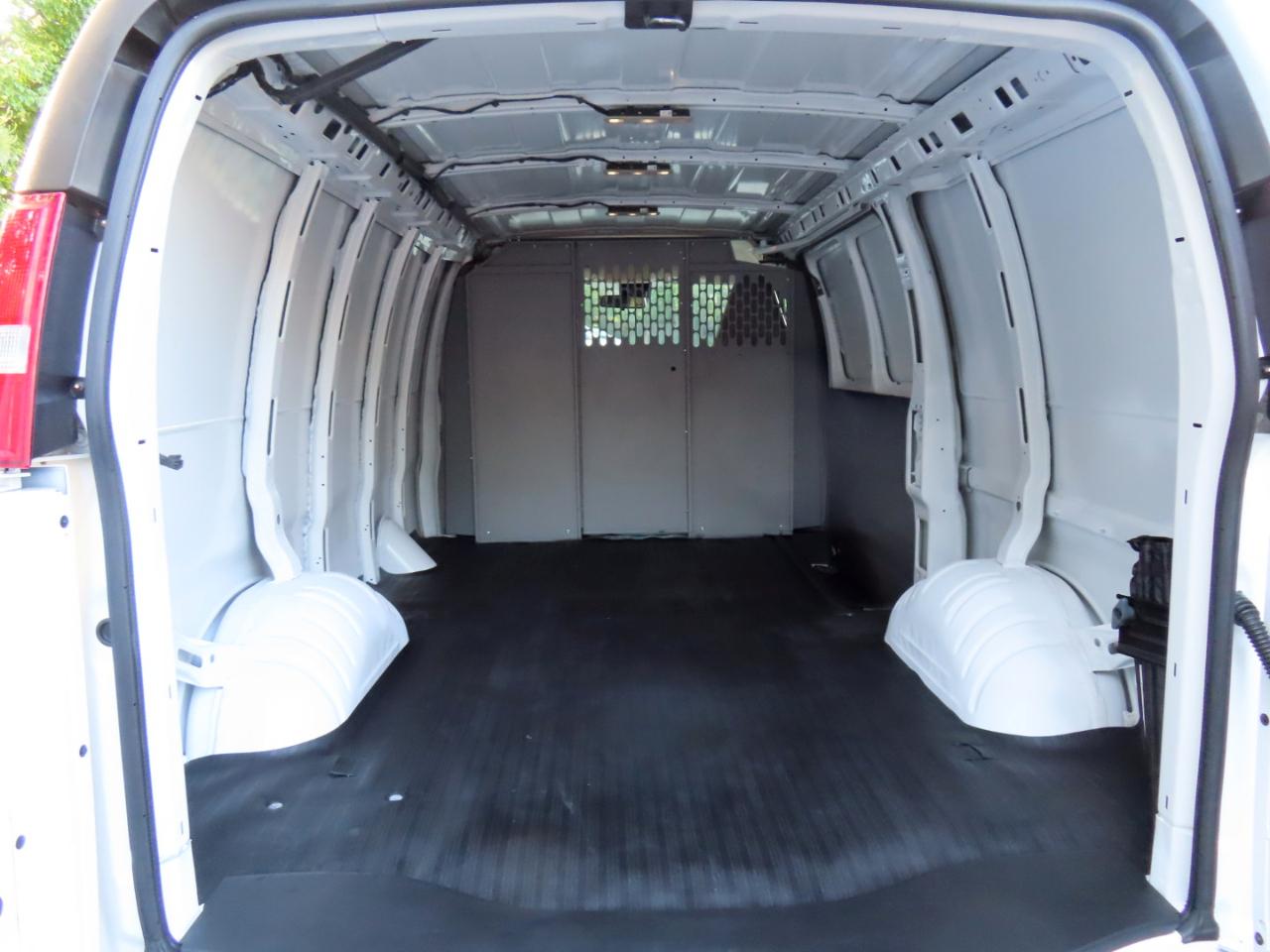 Chevrolet Express Cargo Van RWD 2500 135" 2021