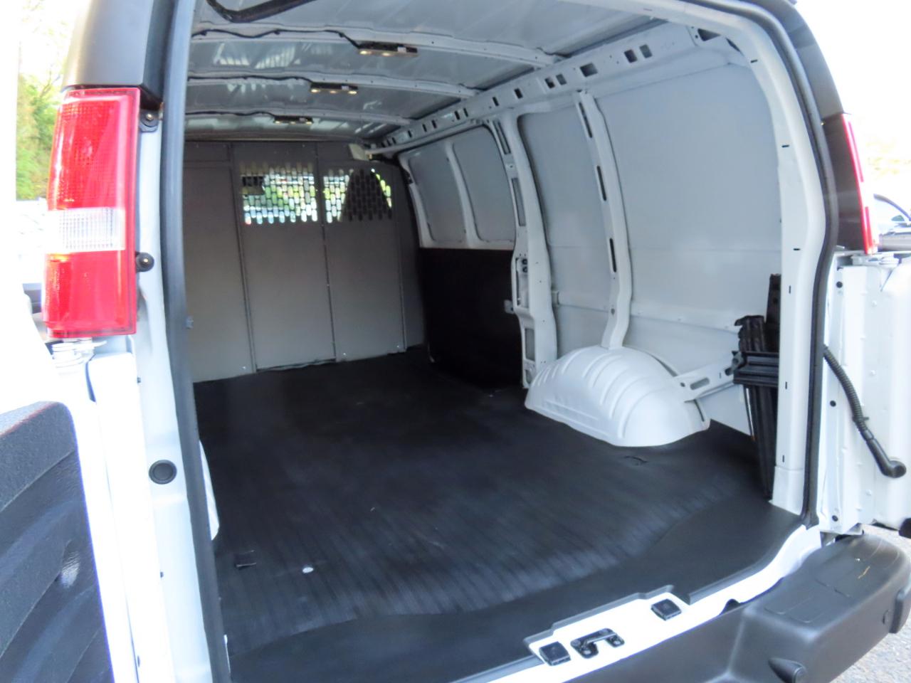 Chevrolet Express Cargo Van RWD 2500 135" 2021