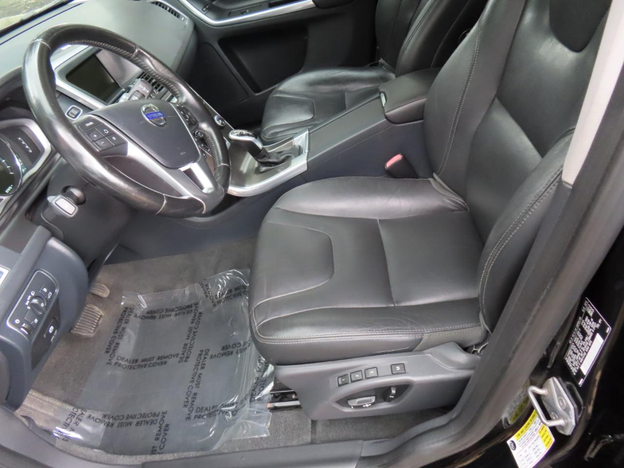 Volvo XC60 AWD 4dr 3.2L Platinum 2015