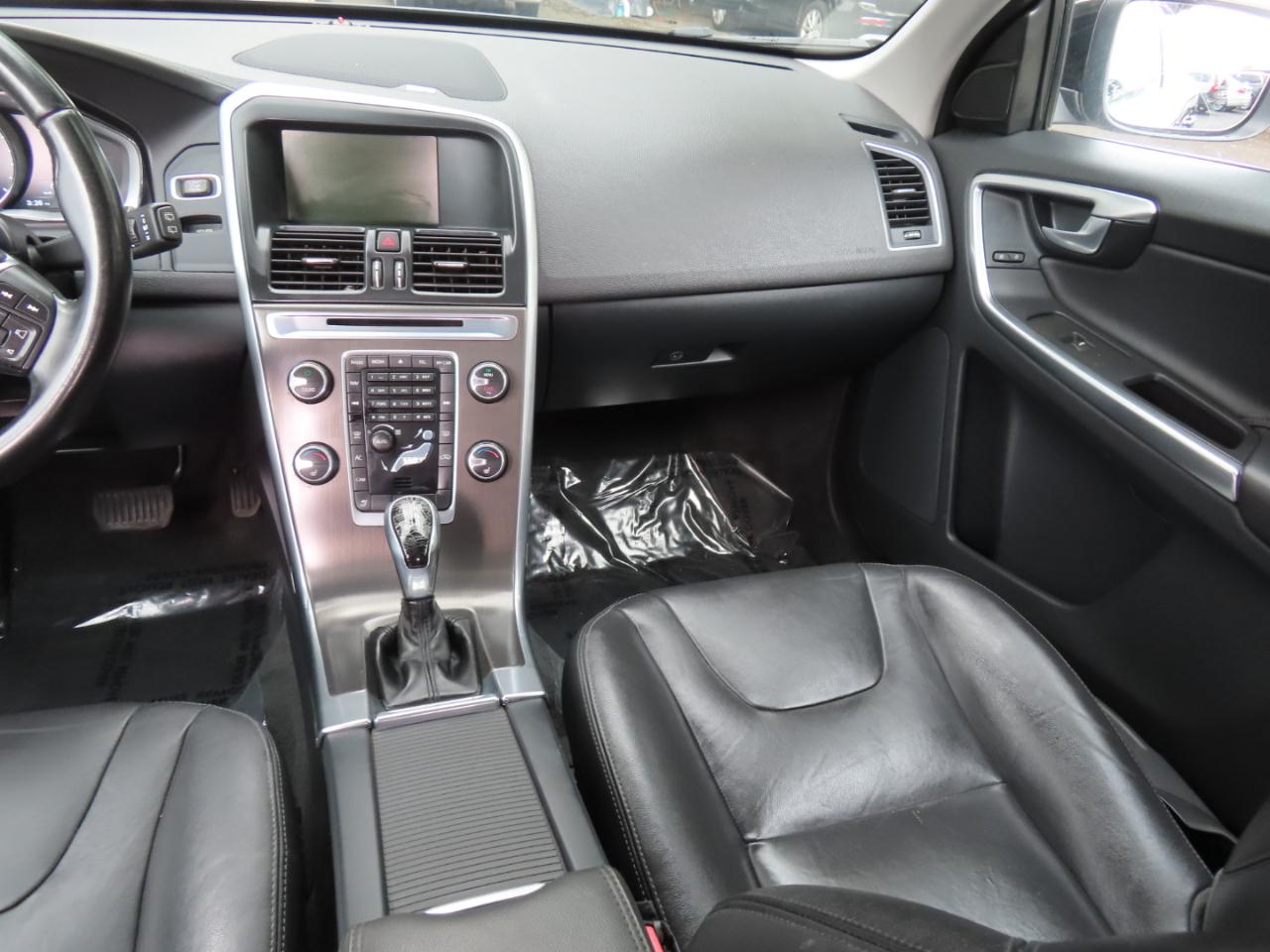 Volvo XC60 AWD 4dr 3.2L Platinum 2015