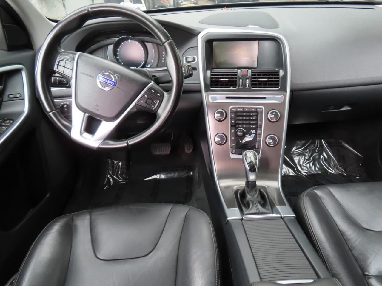 Volvo XC60 AWD 4dr 3.2L Platinum 2015