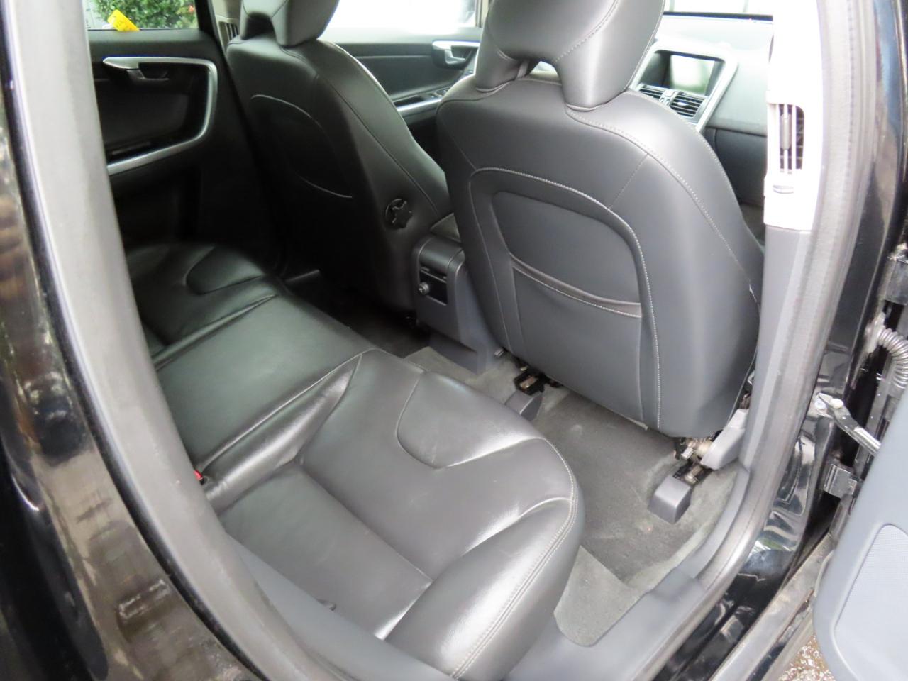 Volvo XC60 AWD 4dr 3.2L Platinum 2015