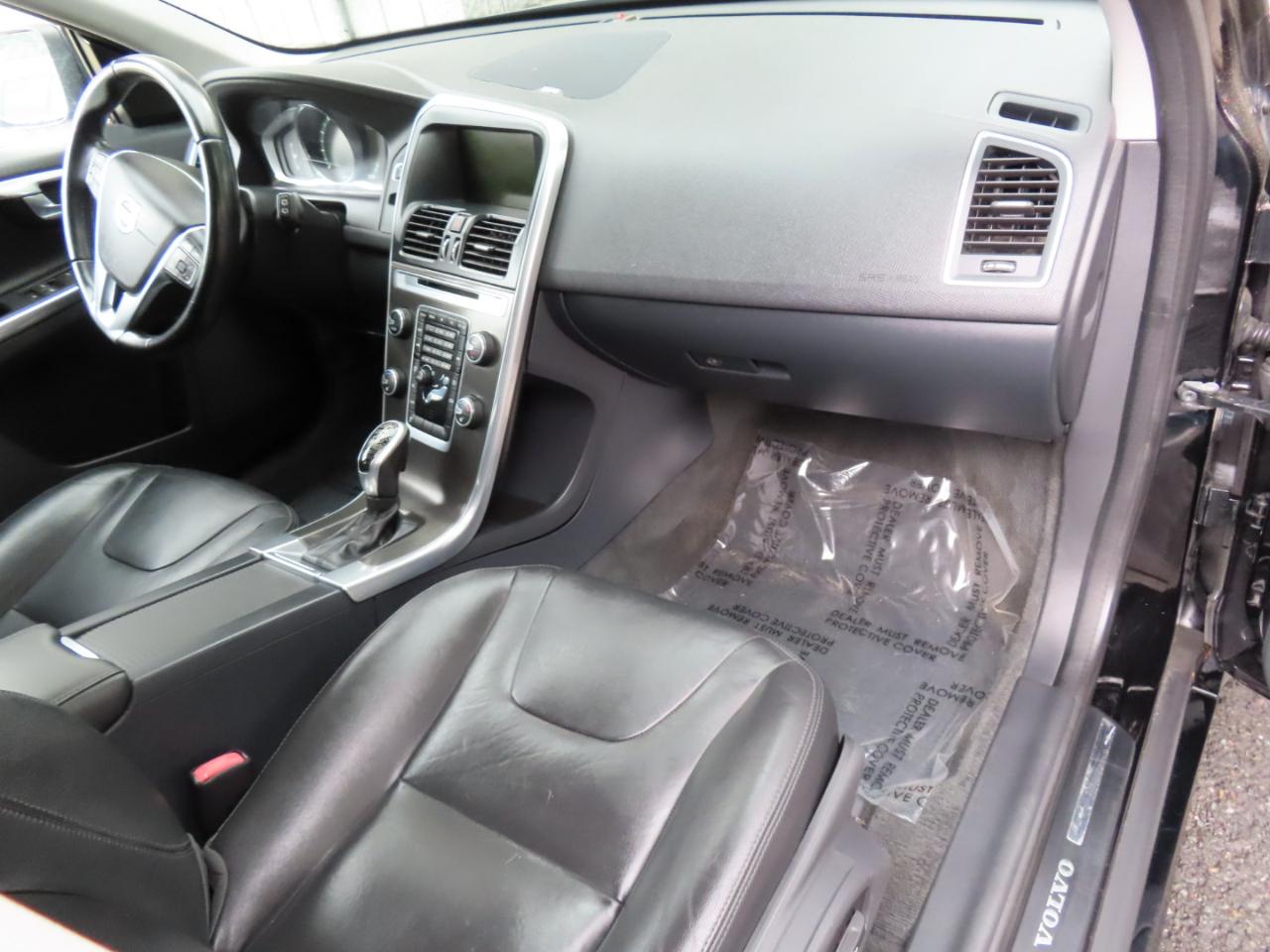 Volvo XC60 AWD 4dr 3.2L Platinum 2015