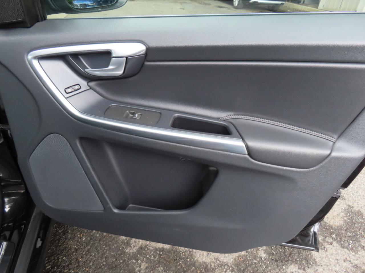 Volvo XC60 AWD 4dr 3.2L Platinum 2015