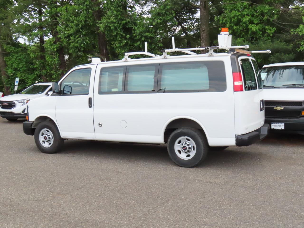 GMC Savana G3500 Cargo 2015