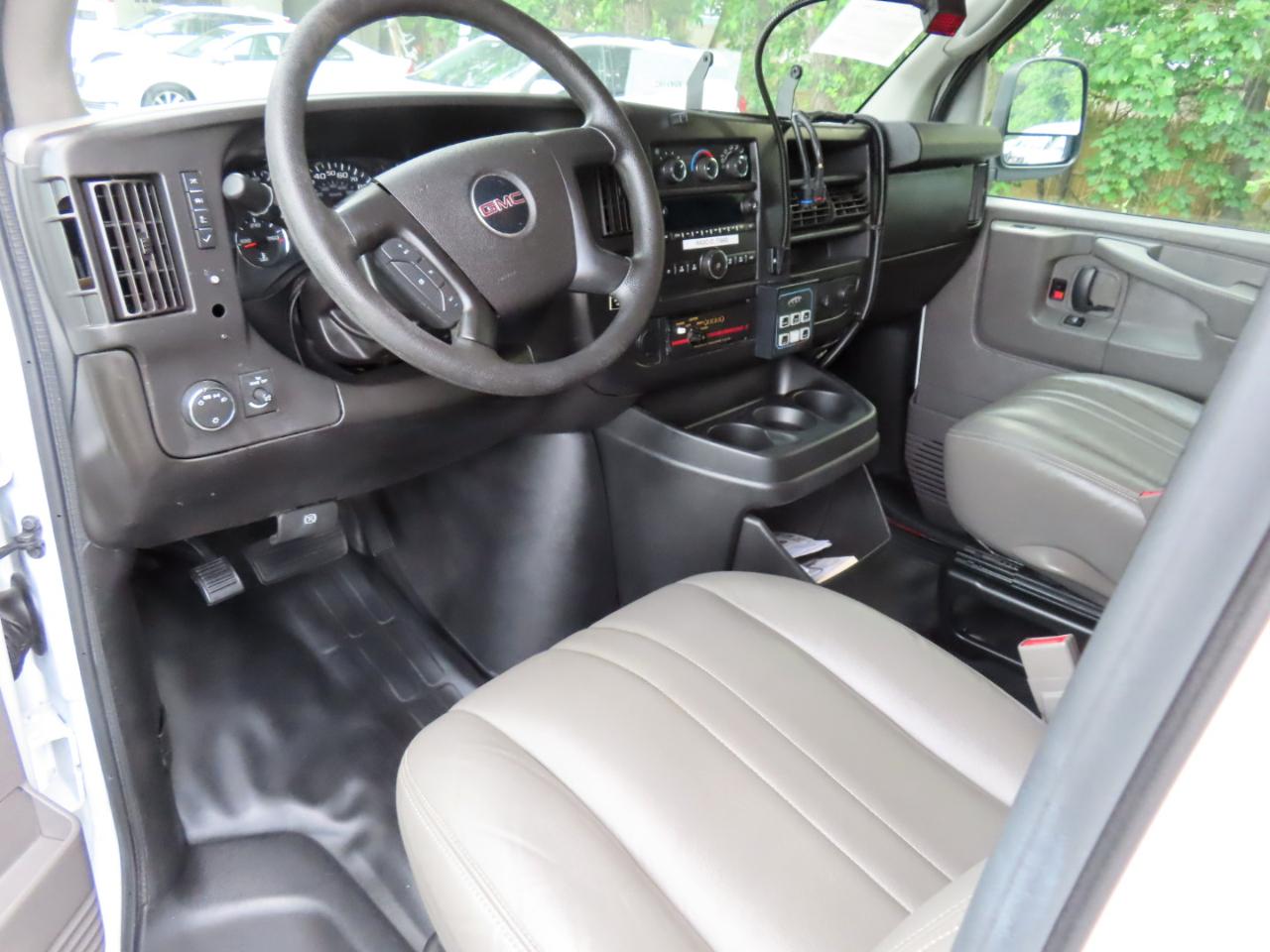 GMC Savana G3500 Cargo 2015