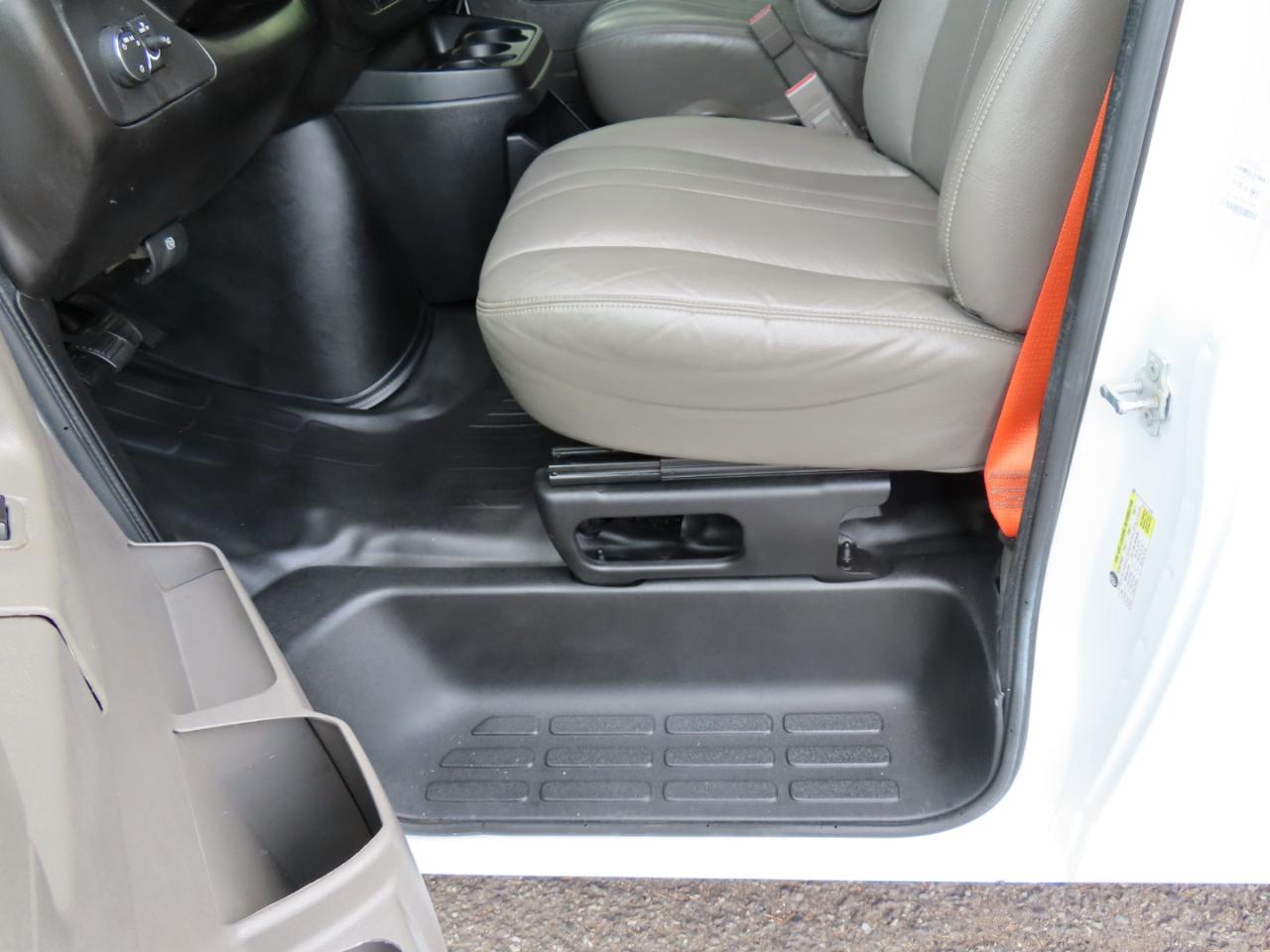 GMC Savana G3500 Cargo 2015