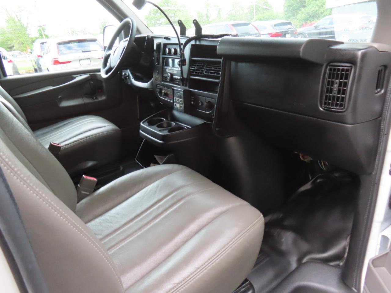 GMC Savana G3500 Cargo 2015