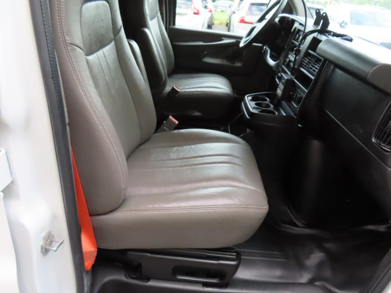 GMC Savana G3500 Cargo 2015