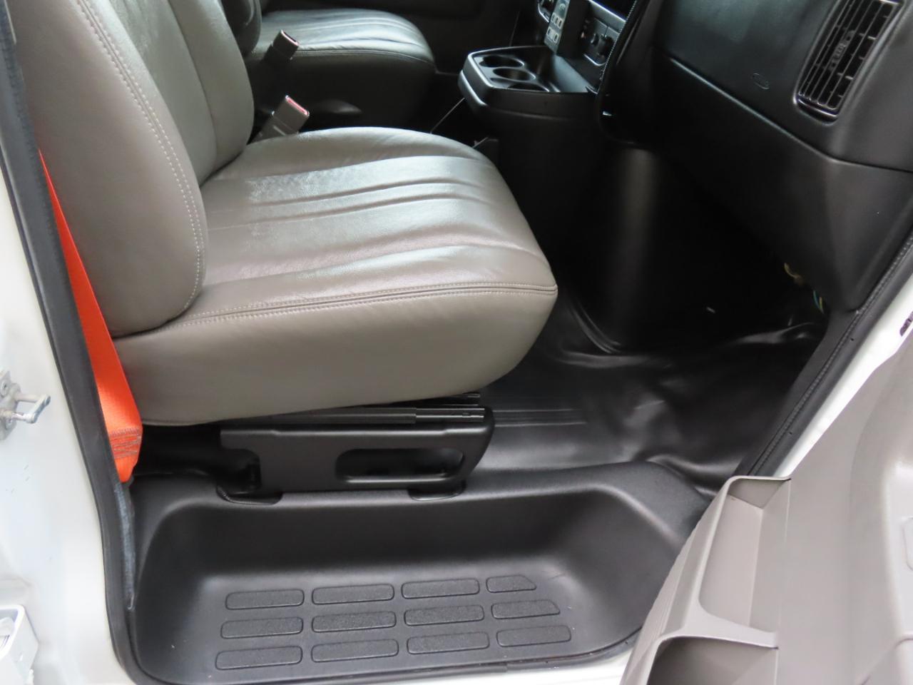 GMC Savana G3500 Cargo 2015