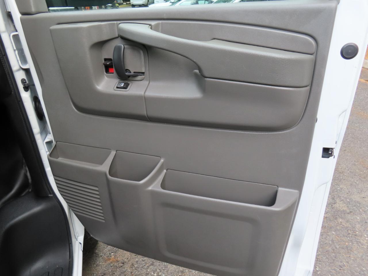 GMC Savana G3500 Cargo 2015