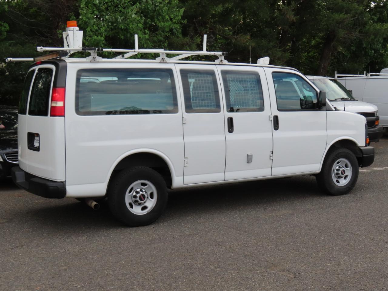 GMC Savana G3500 Cargo 2015