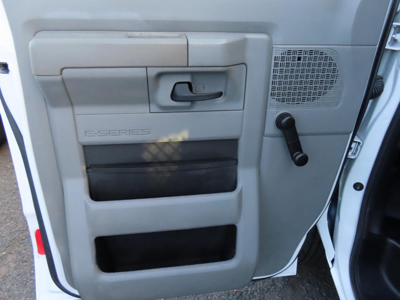 Ford Econoline E-250 2013