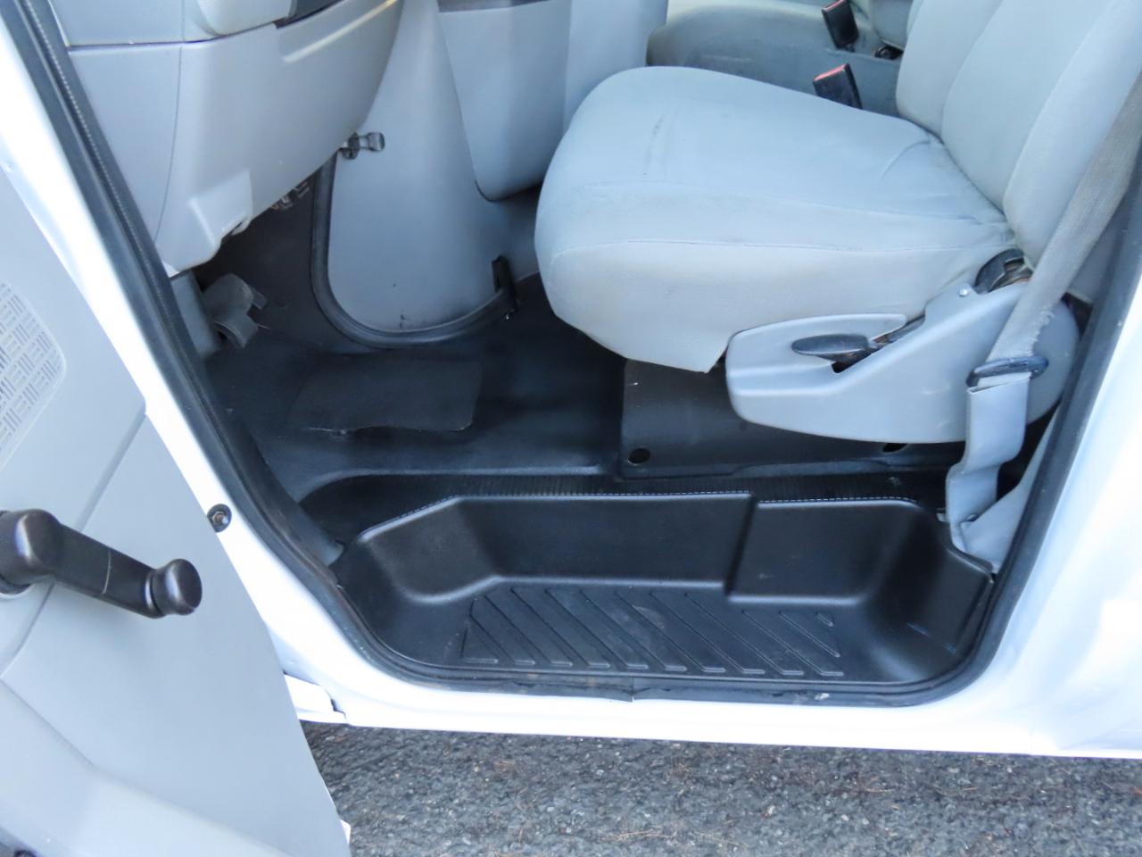 Ford Econoline E-250 2013