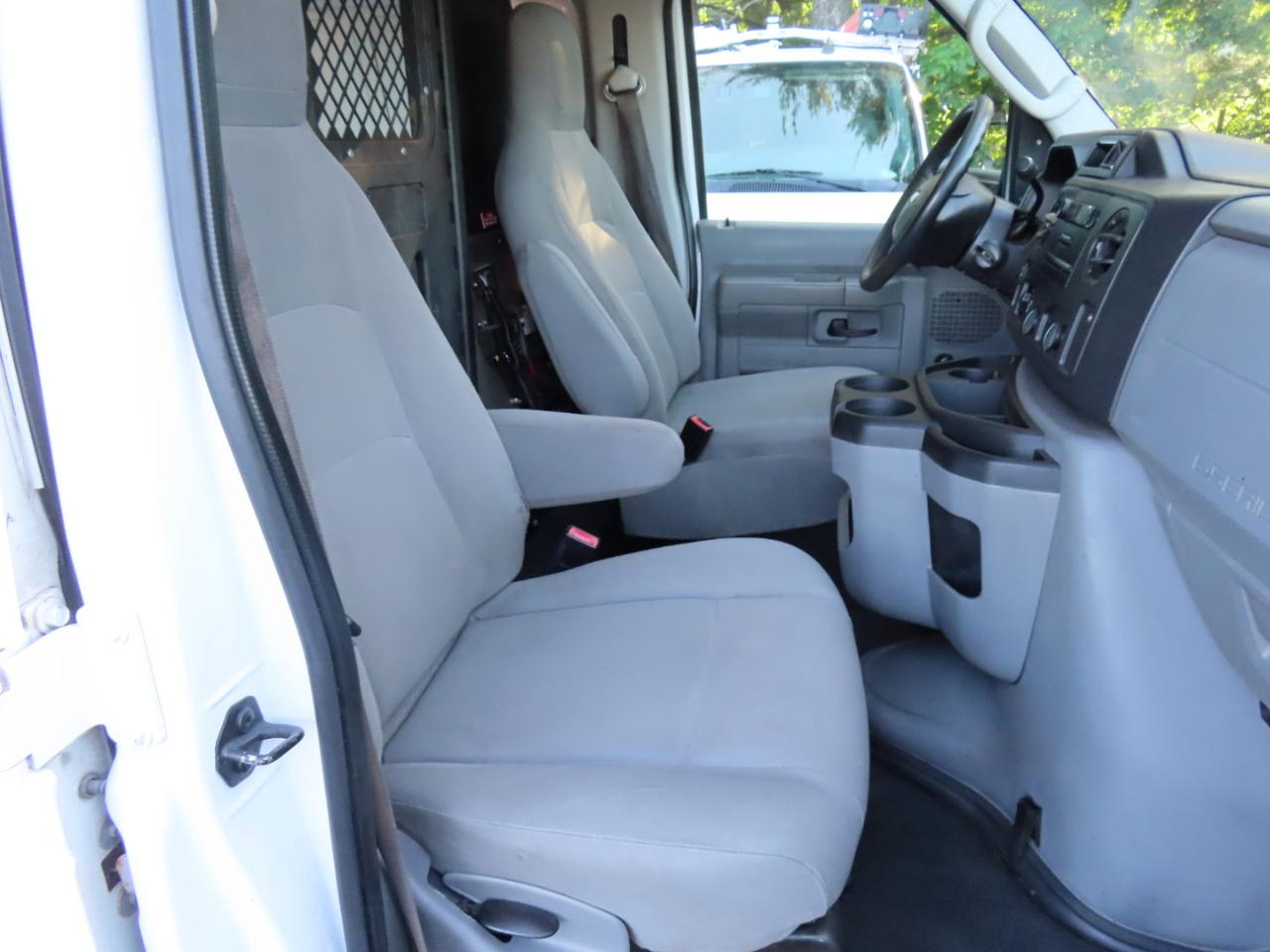 Ford Econoline E-250 2013