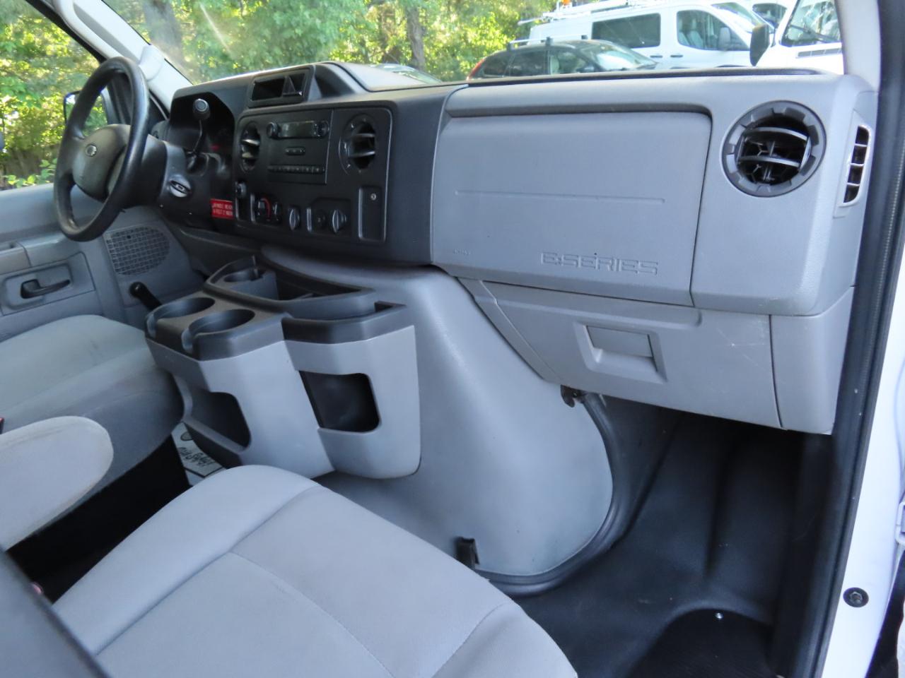 Ford Econoline E-250 2013