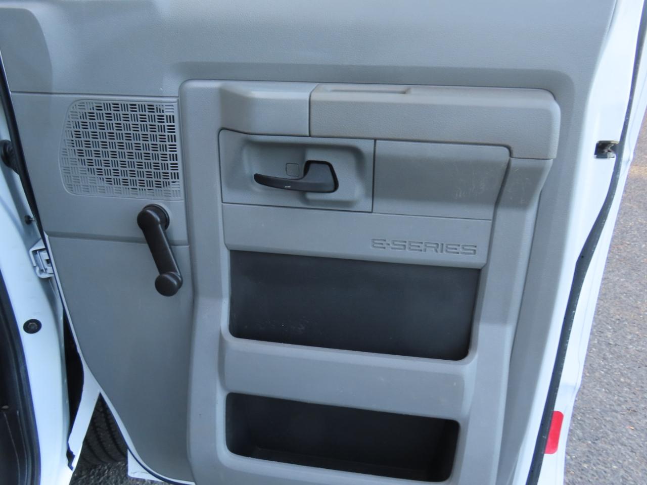 Ford Econoline E-250 2013