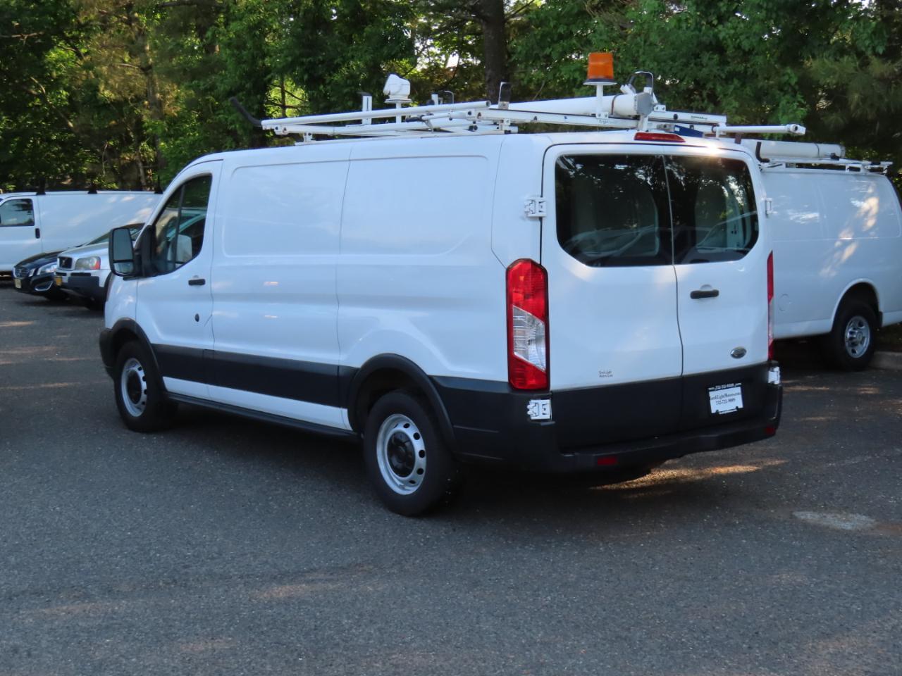 Ford Transit 150 Van Low Roof w/Sliding Pass. 130-in. WB 2015