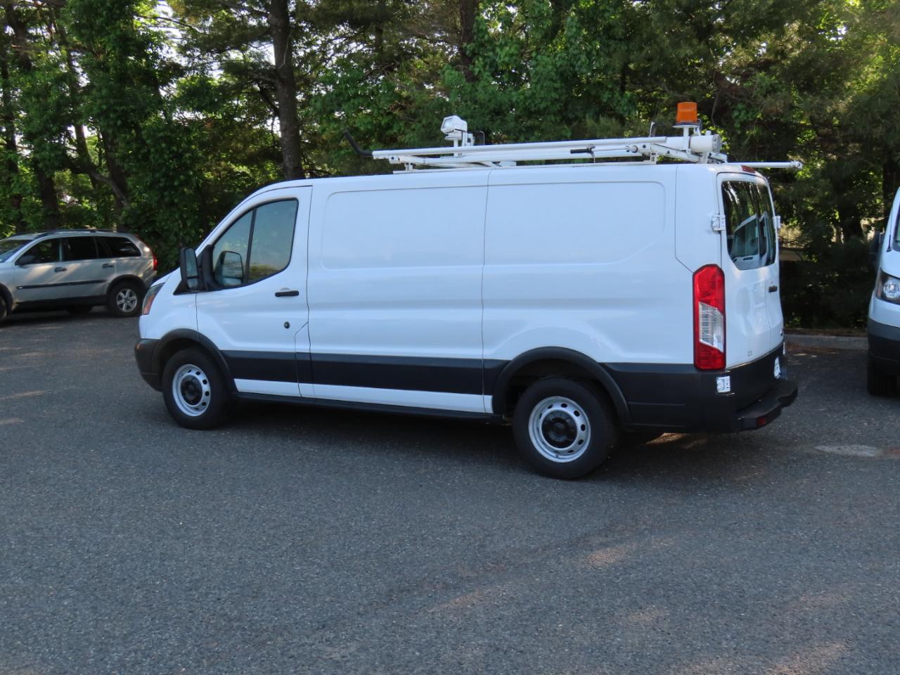 Ford Transit 150 Van Low Roof w/Sliding Pass. 130-in. WB 2015
