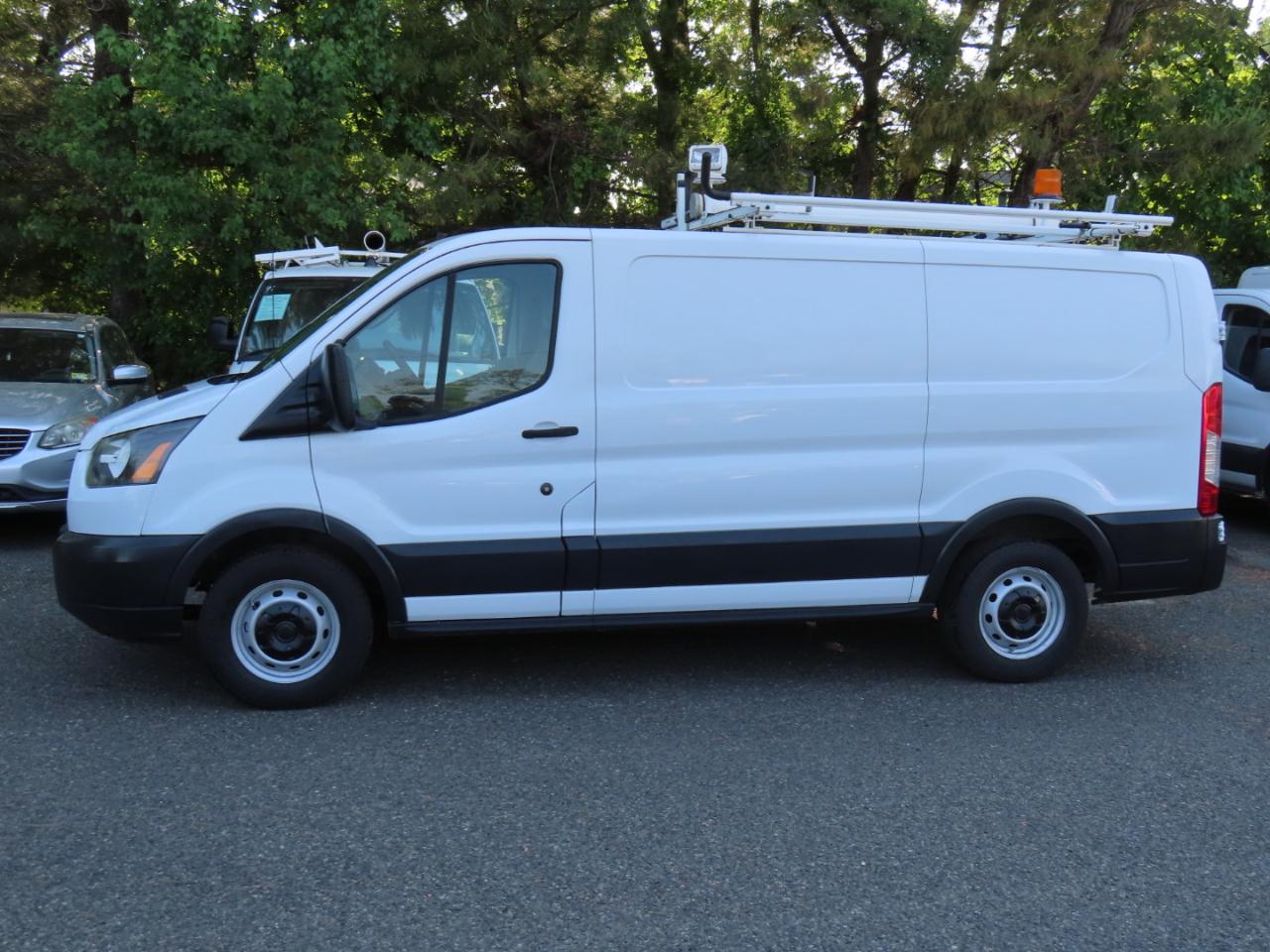 Ford Transit 150 Van Low Roof w/Sliding Pass. 130-in. WB 2015