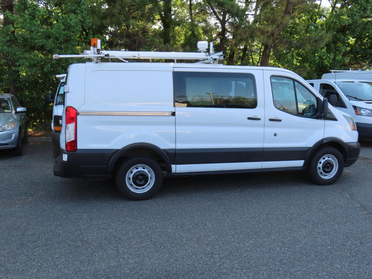Ford Transit 150 Van Low Roof w/Sliding Pass. 130-in. WB 2015