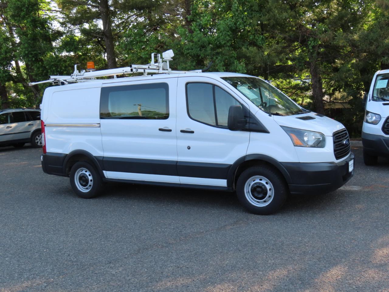 Ford Transit 150 Van Low Roof w/Sliding Pass. 130-in. WB 2015