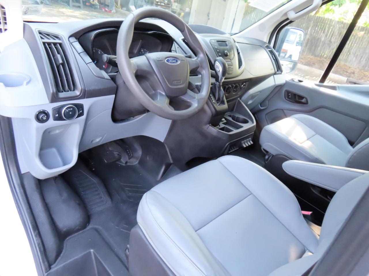 Ford Transit 150 Van Low Roof w/Sliding Pass. 130-in. WB 2015