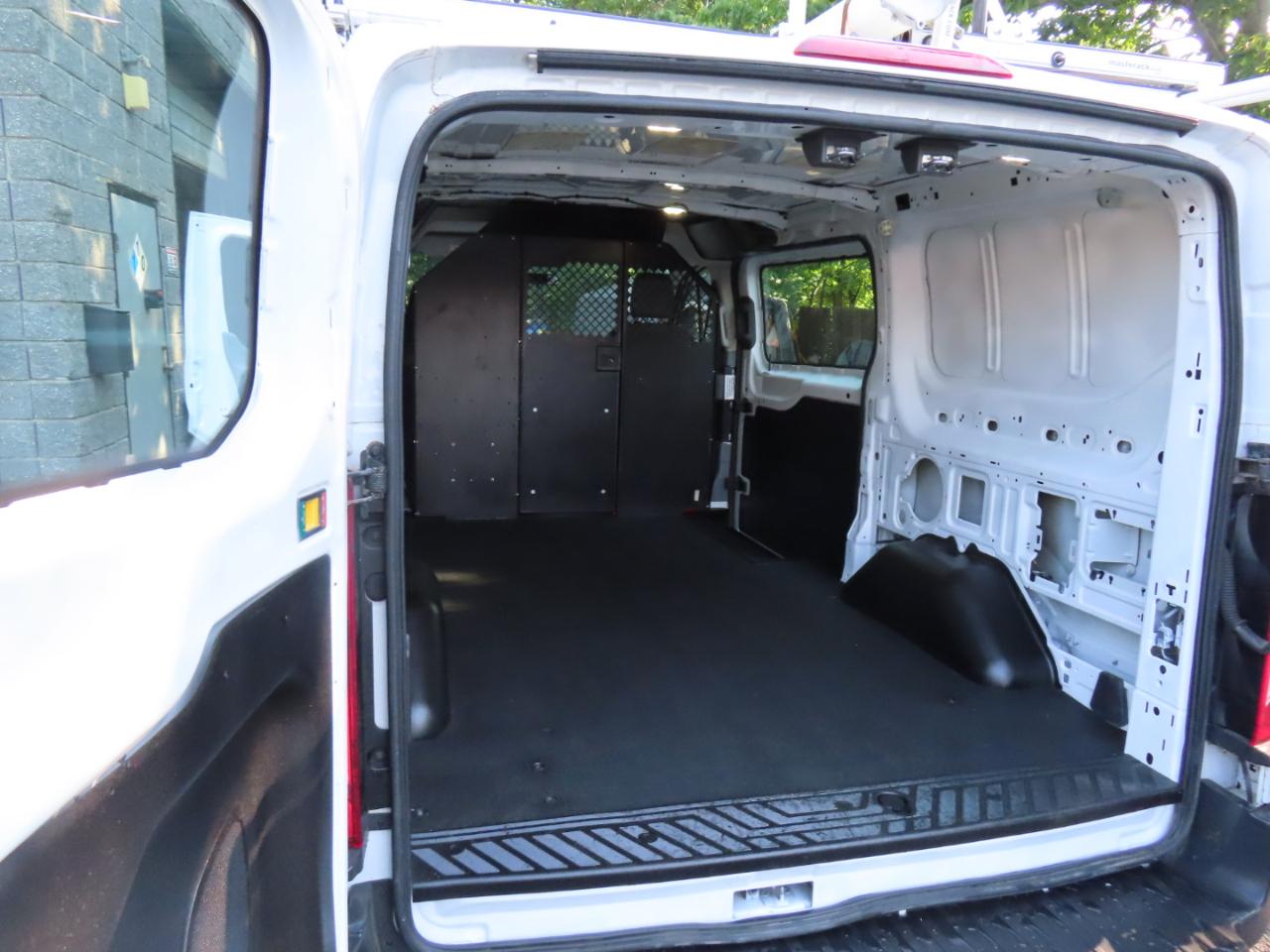 Ford Transit 150 Van Low Roof w/Sliding Pass. 130-in. WB 2015