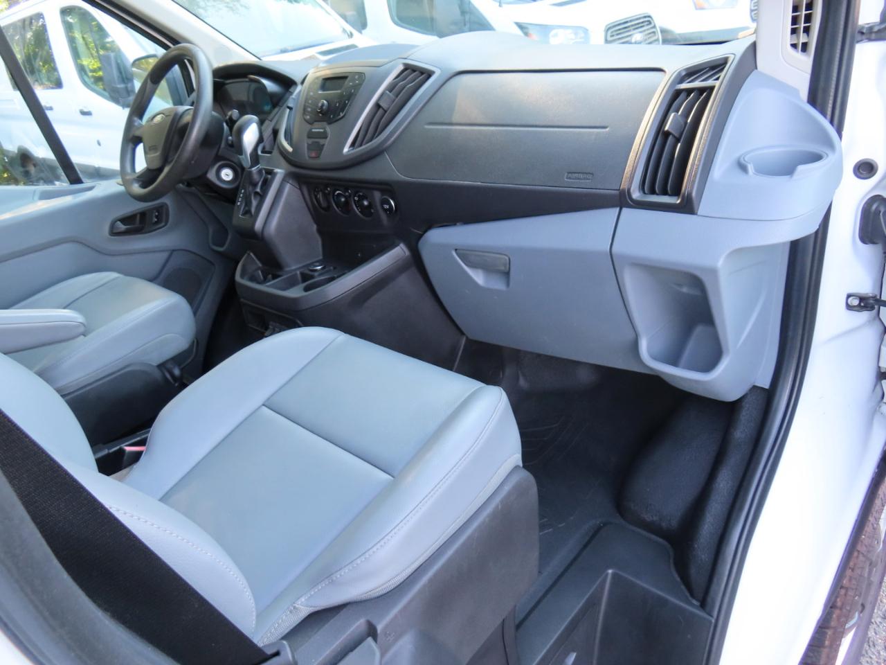 Ford Transit 150 Van Low Roof w/Sliding Pass. 130-in. WB 2015