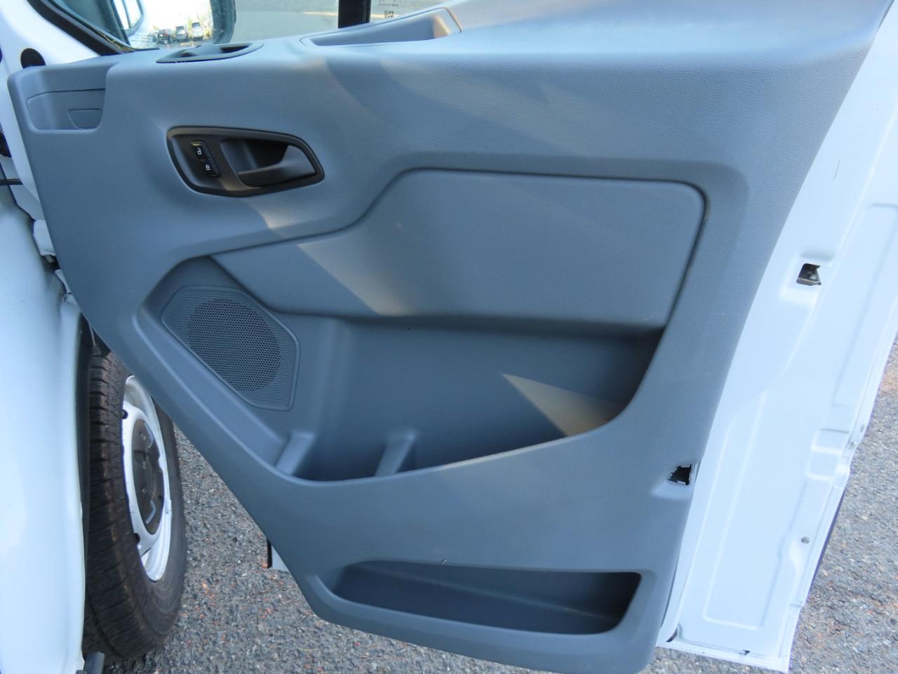 Ford Transit 150 Van Low Roof w/Sliding Pass. 130-in. WB 2015