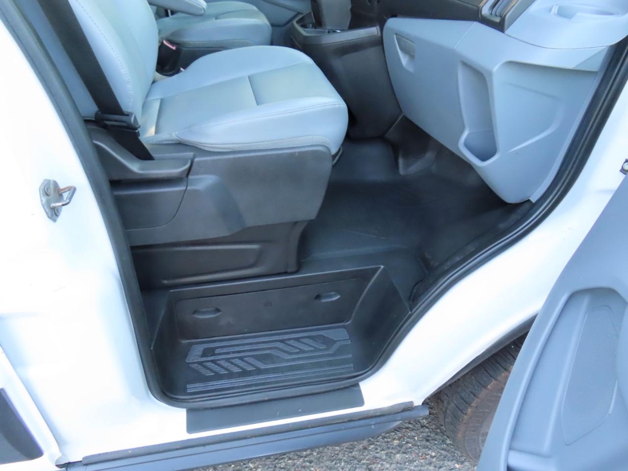 Ford Transit 150 Van Low Roof w/Sliding Pass. 130-in. WB 2015