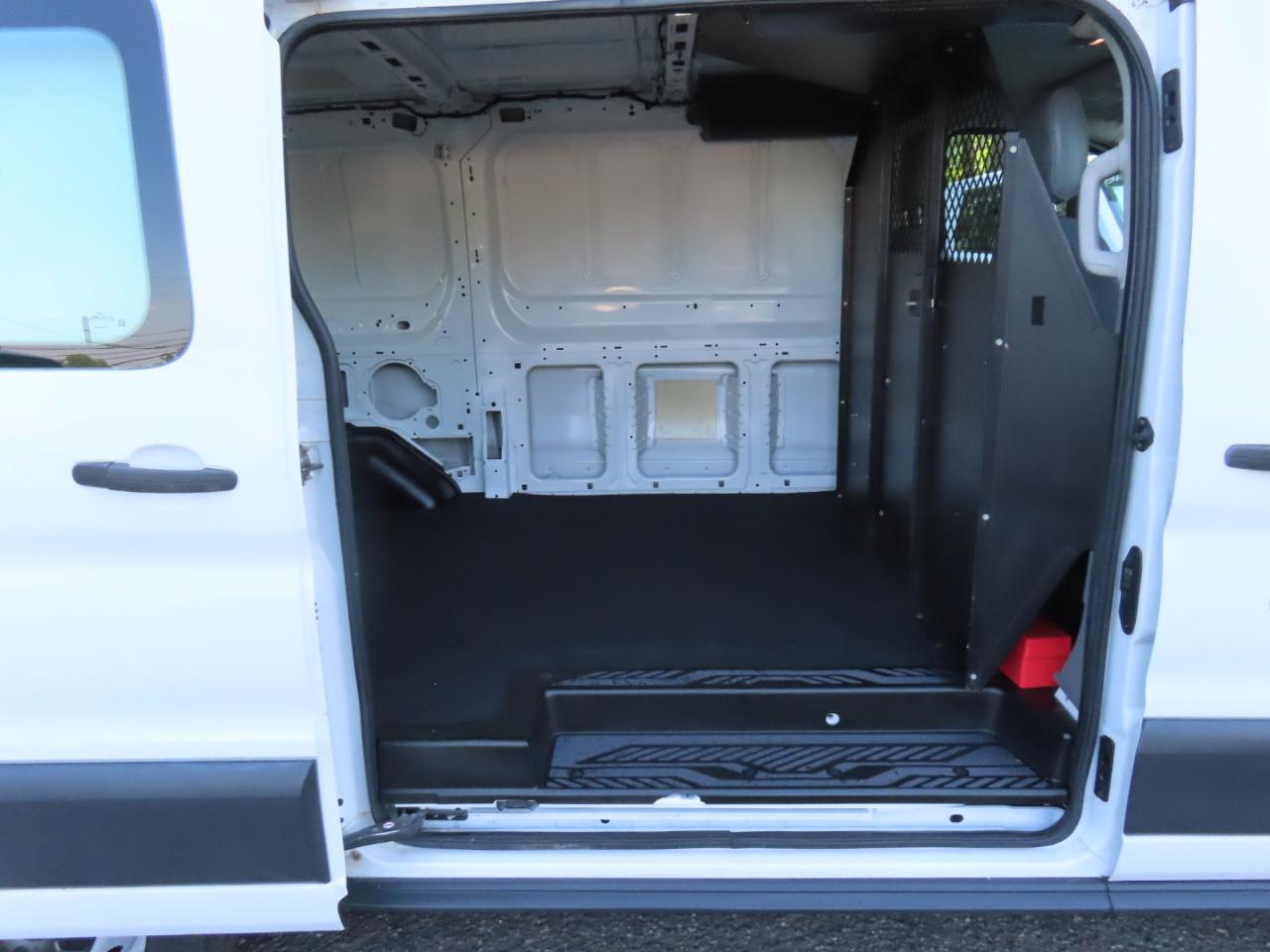 Ford Transit 150 Van Low Roof w/Sliding Pass. 130-in. WB 2015