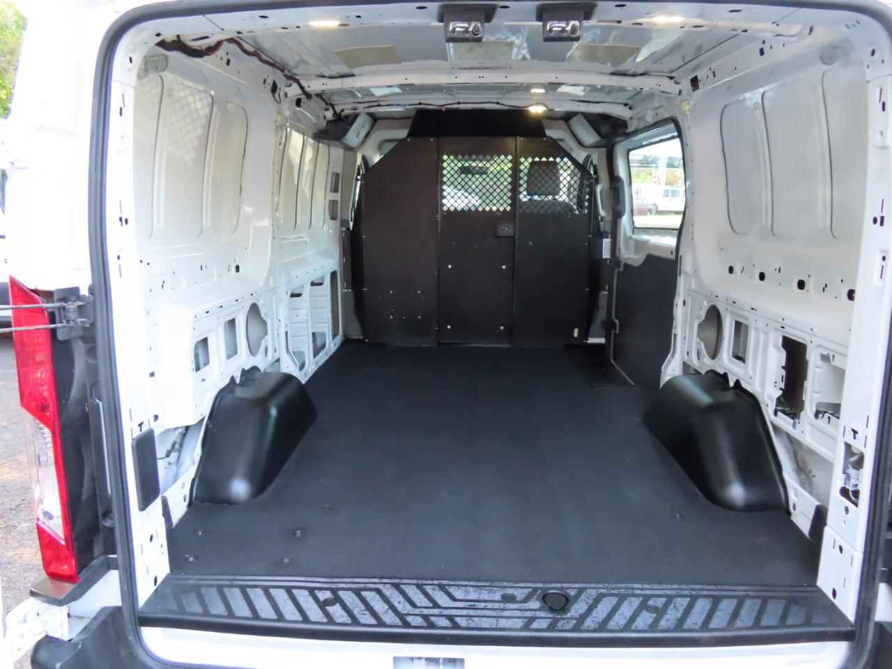 Ford Transit 150 Van Low Roof w/Sliding Pass. 130-in. WB 2015
