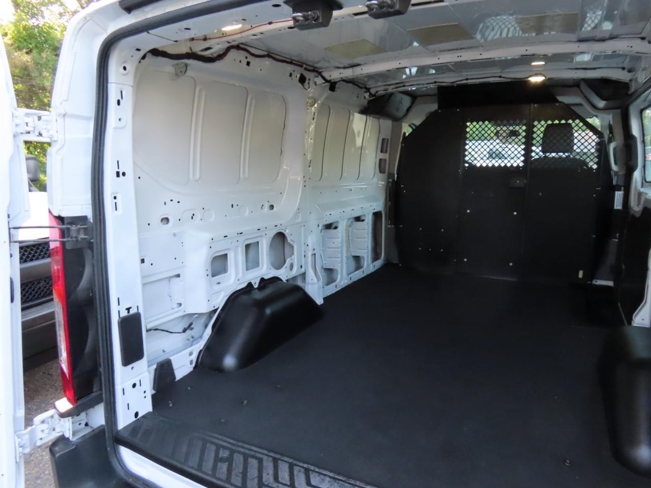 Ford Transit 150 Van Low Roof w/Sliding Pass. 130-in. WB 2015