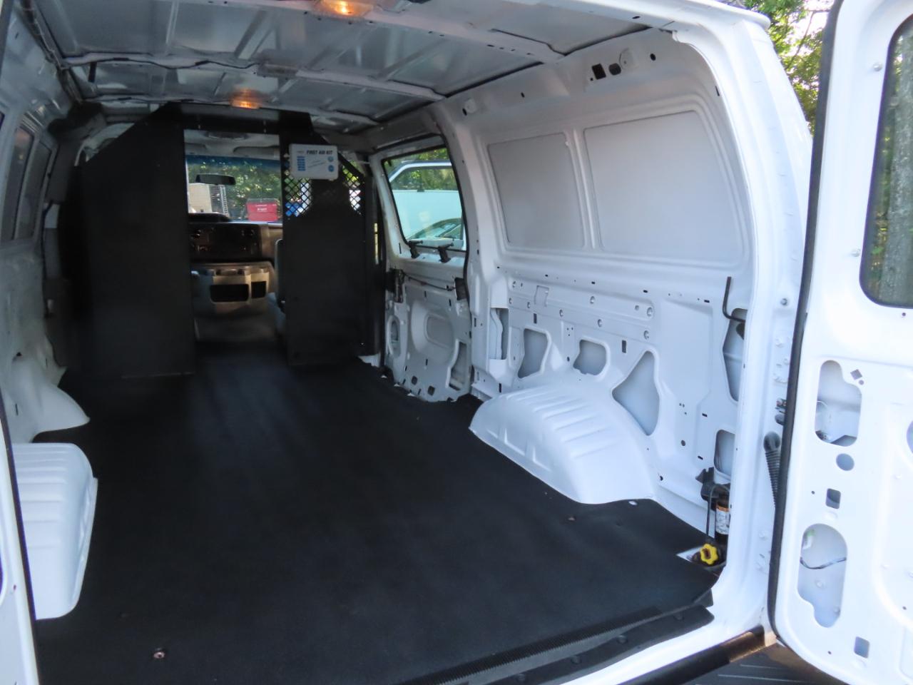 Ford Transit 150 Van Low Roof w/Sliding Pass. 130-in. WB 2015